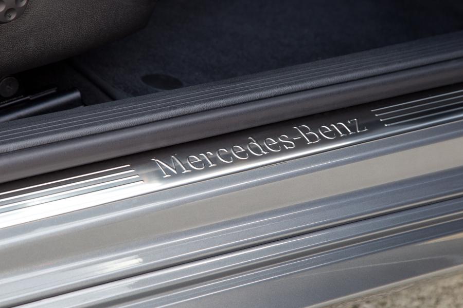  Mercedes-Benz E300 Hybrid Saloon 2012 года  (фото 8 из 58)